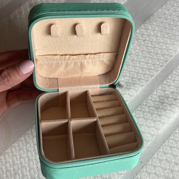 Portable Leather Jewelry Box - New with tag - Picture 10 of 10